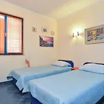 With Parking Space - 20815 Apartment Pula