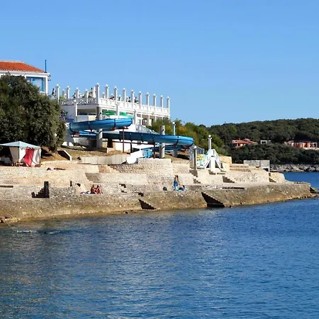 With Parking Space - 20815 Appartement Pula