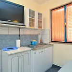 Apartament With Parking Space - 20815 Pula
